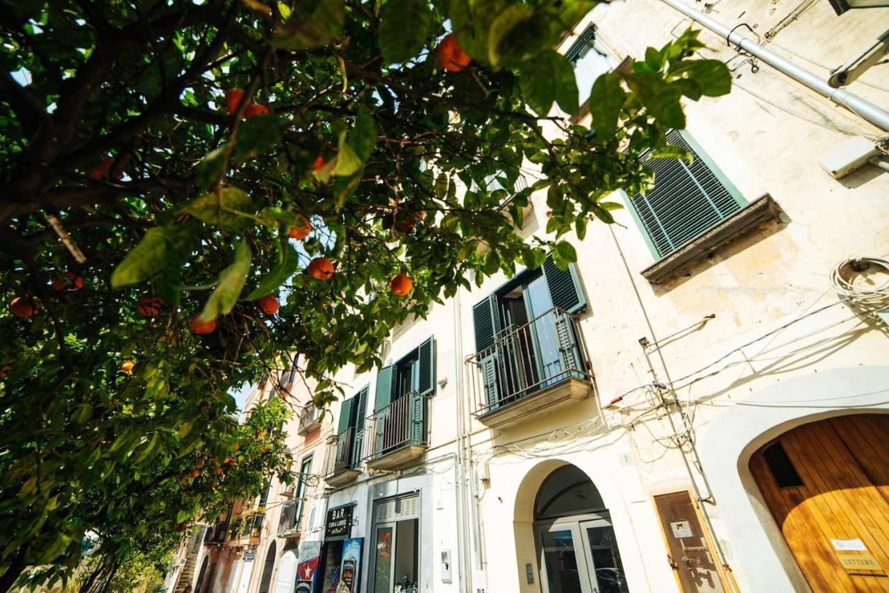 Domus Gisulfo Apartment Salerno Bagian luar foto