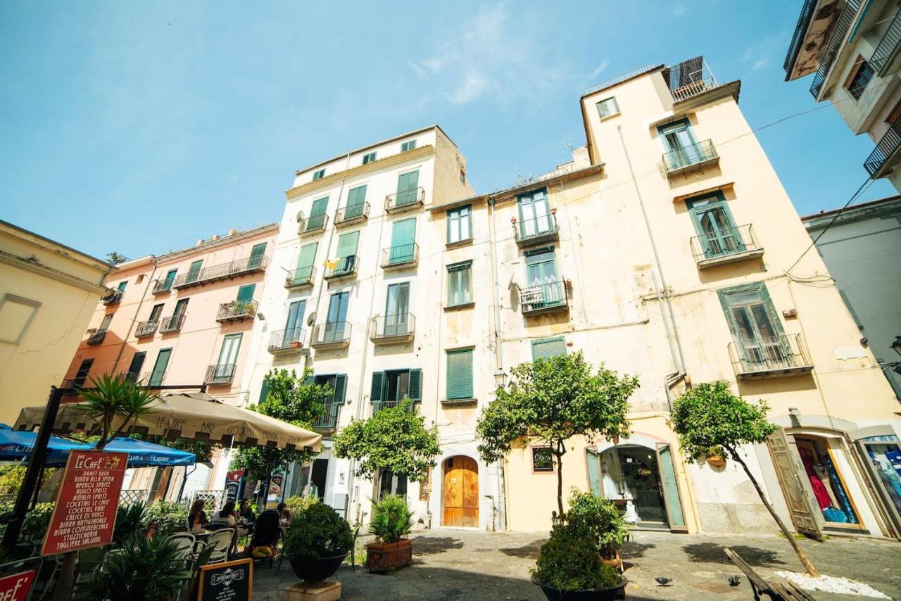 Domus Gisulfo Apartment Salerno Bagian luar foto